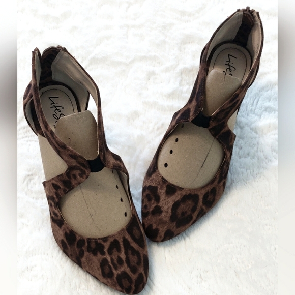 LifeStride leopard print heels. - Picture 2 of 11